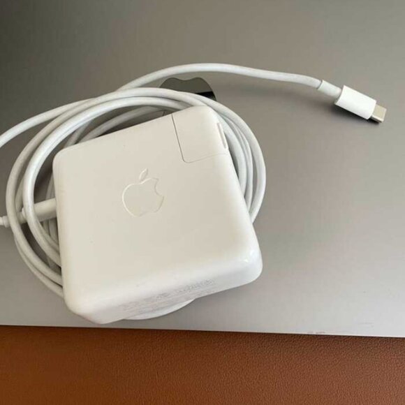 [Apple] macbook charger - USB C Power Adapter - Picture 2 of 2